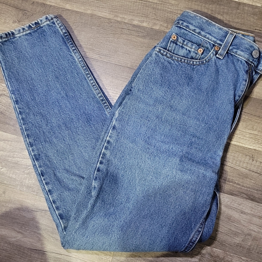 Vintage Levi’s 512 Womens Slim Fit Tapered Leg 28x29 Medium Wash Mom Jeans